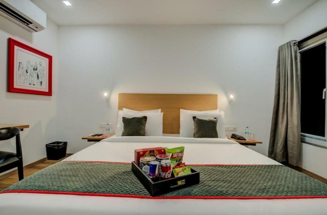 Hotel Town Plaza Pune Luaran gambar